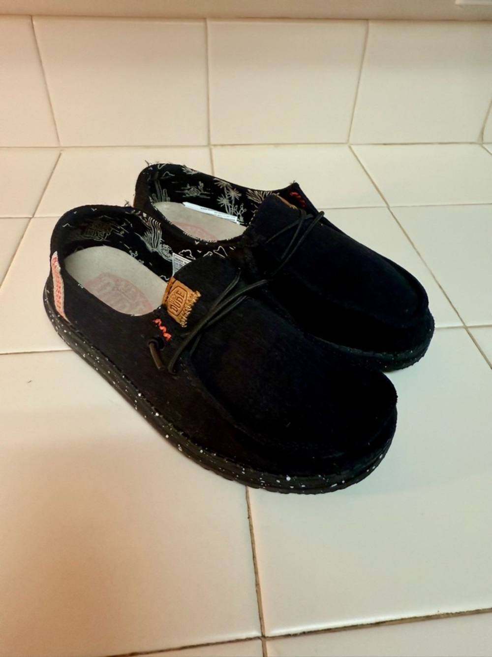 Hey Dude Wendy Washed Youth Black - EUC - Size Kids 13